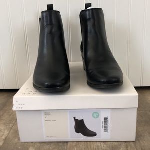 A New Day Women’s size 8.5W Ellie black booties